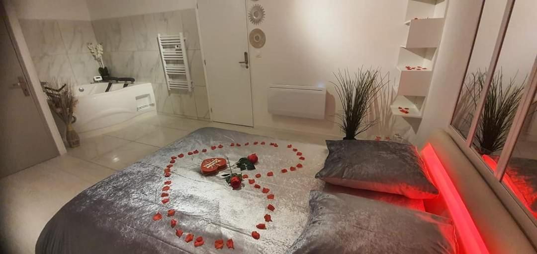 Love Rooms De La Presqu'Ile Saint-Vincent-de-Paul  المظهر الخارجي الصورة